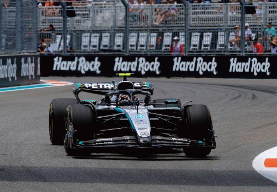 雷火电竞入驻-威廉姆斯险胜迈凯伦，维斯塔潘统治全场的简单介绍